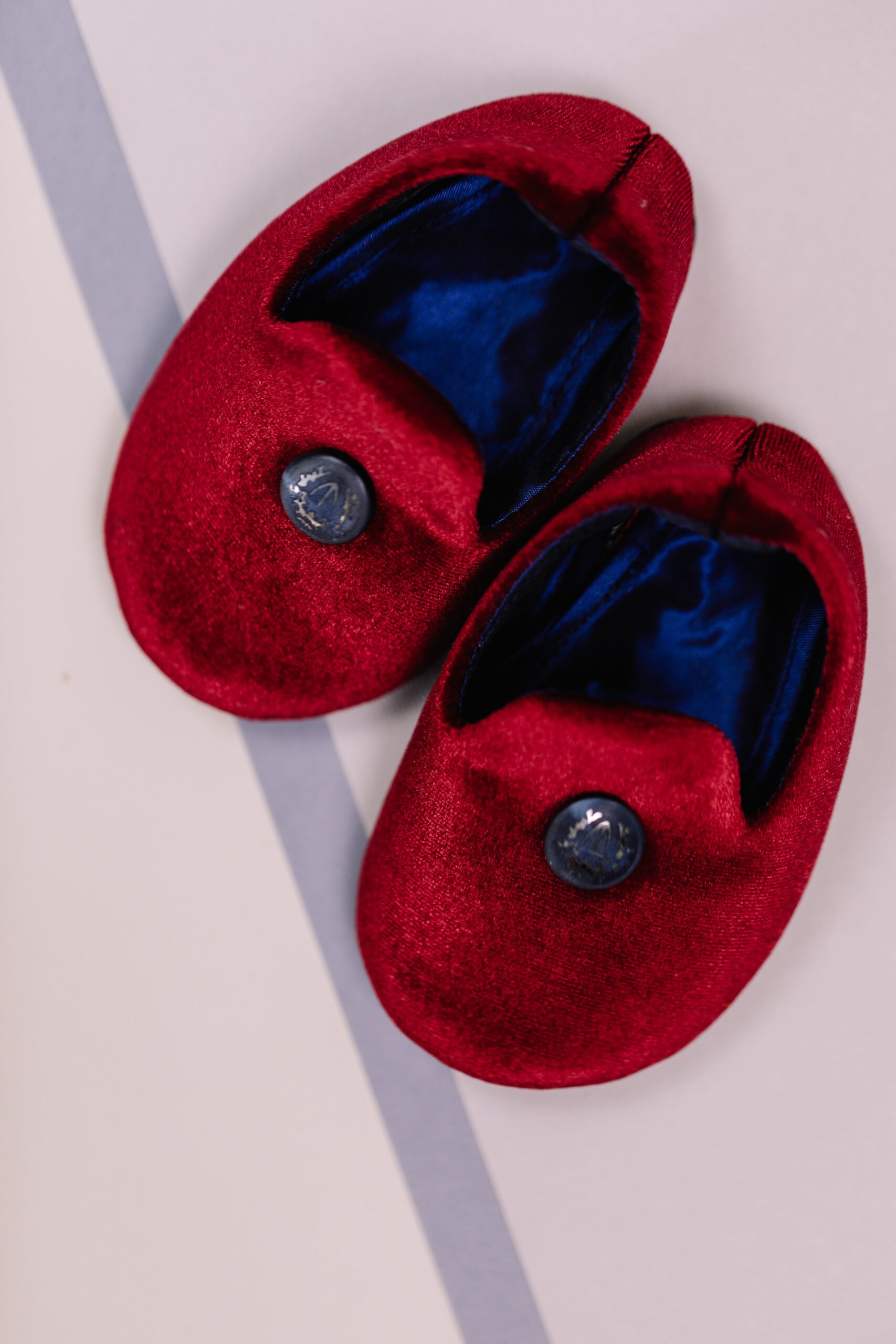 Papucei de catifea pentru bebeluși Red Velvet